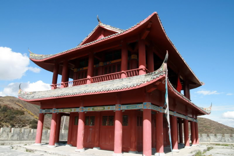 Cửu Trại câu ... Thiên đường nơi hạ giới Cửu Trại câu ... Thiên đường nơi hạ giới