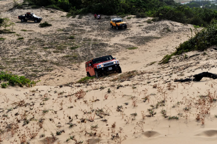 Offroad bằng Hummer