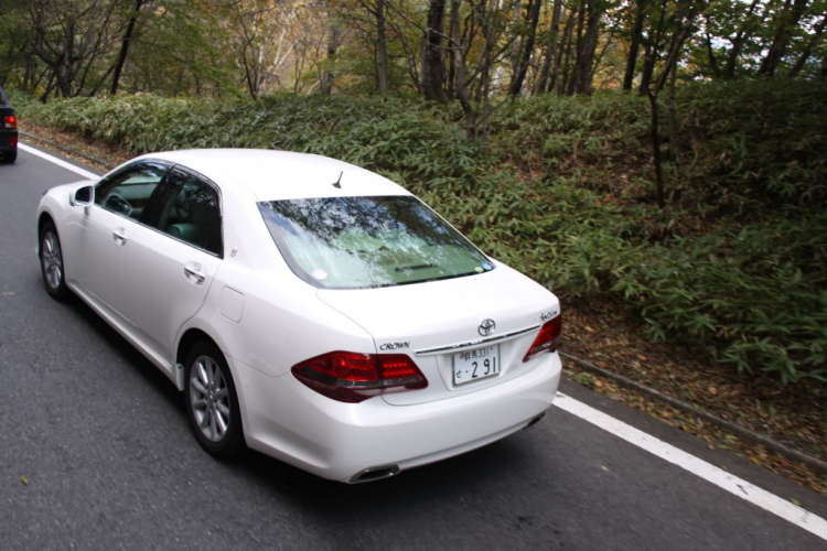 Toyota Crown đời mới