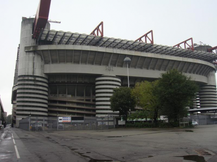 HFC: tham quan sân AC Milan & Inter Milan - SAN SIRO - MILANO - ITALY