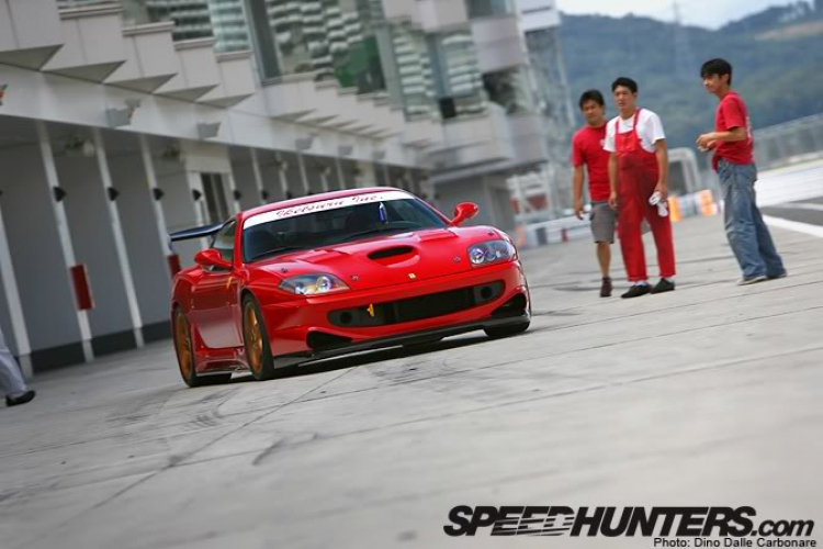 Ferrari 550 Maranello của Garage Saurus bên Nhật