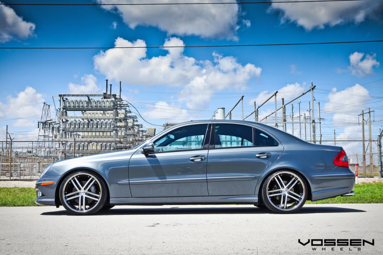 Xe Mercedes E-Class với Vossen mâm