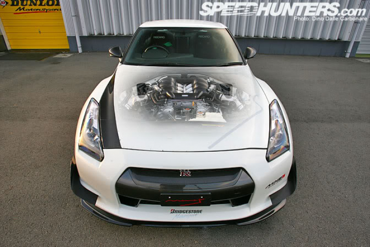 Màu trằng R35 GT-R tuyệt vời