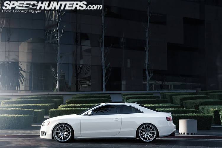 Audi S5 màu trắng