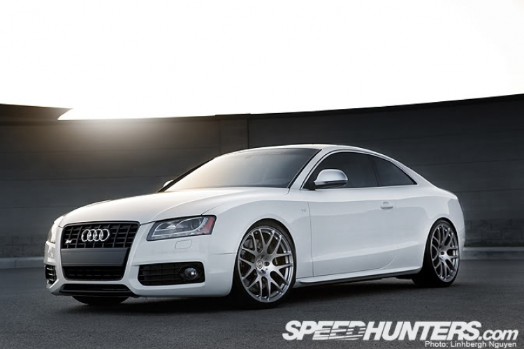 Audi S5 màu trắng