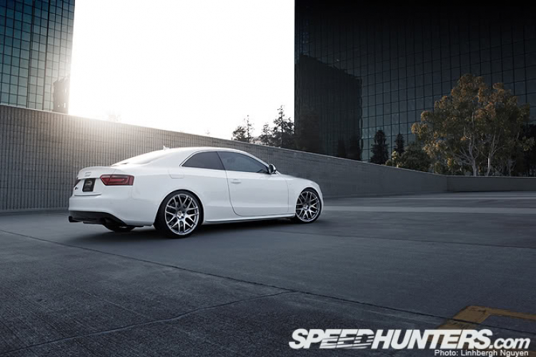 Audi S5 màu trắng