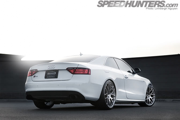 Audi S5 màu trắng