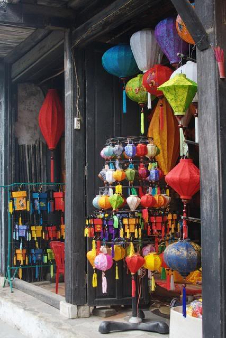 Trên đường lang thang tới Huế Trên đường lang thang tới Huế