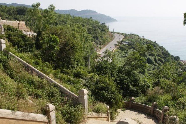 Trên đường lang thang tới Huế Trên đường lang thang tới Huế