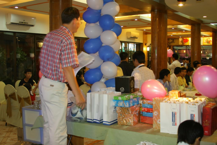 Thớt hình ảnh và phim Tiệc tân niên 2010 và mừng thành viên mới Thớt hình ảnh và phim Tiệc tân niên 2010 và mừng thành viên mới