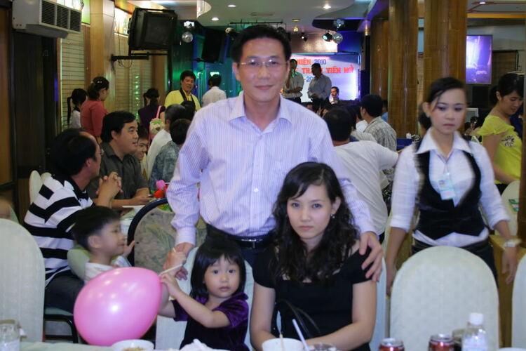 Thớt hình ảnh và phim Tiệc tân niên 2010 và mừng thành viên mới Thớt hình ảnh và phim Tiệc tân niên 2010 và mừng thành viên mới