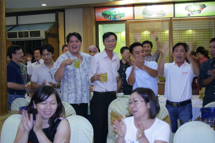 Thớt hình ảnh và phim Tiệc tân niên 2010 và mừng thành viên mới Thớt hình ảnh và phim Tiệc tân niên 2010 và mừng thành viên mới