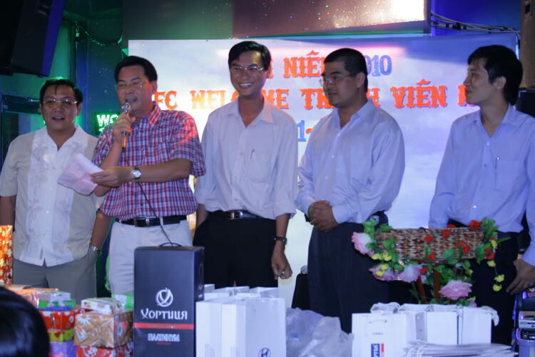Thớt hình ảnh và phim Tiệc tân niên 2010 và mừng thành viên mới Thớt hình ảnh và phim Tiệc tân niên 2010 và mừng thành viên mới