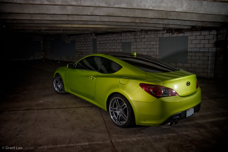 Genesis Coupe màu độc