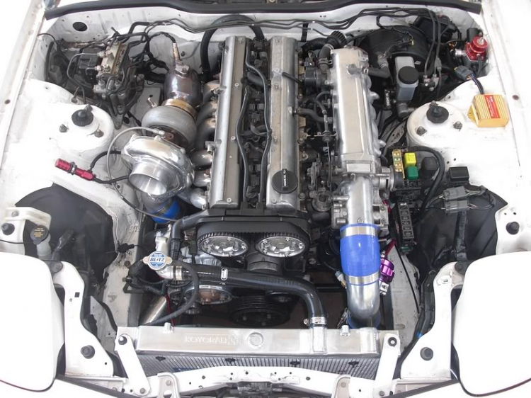 Em này quá khủng (Mazda RX7) Em này quá khủng (Mazda RX7)
