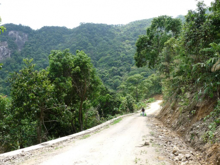 Lang thang trên đỉnh thiêng Bạch Mã