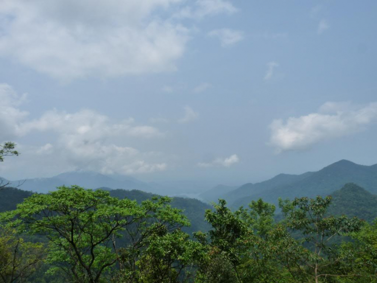 Lang thang trên đỉnh thiêng Bạch Mã Lang thang trên đỉnh thiêng Bạch Mã