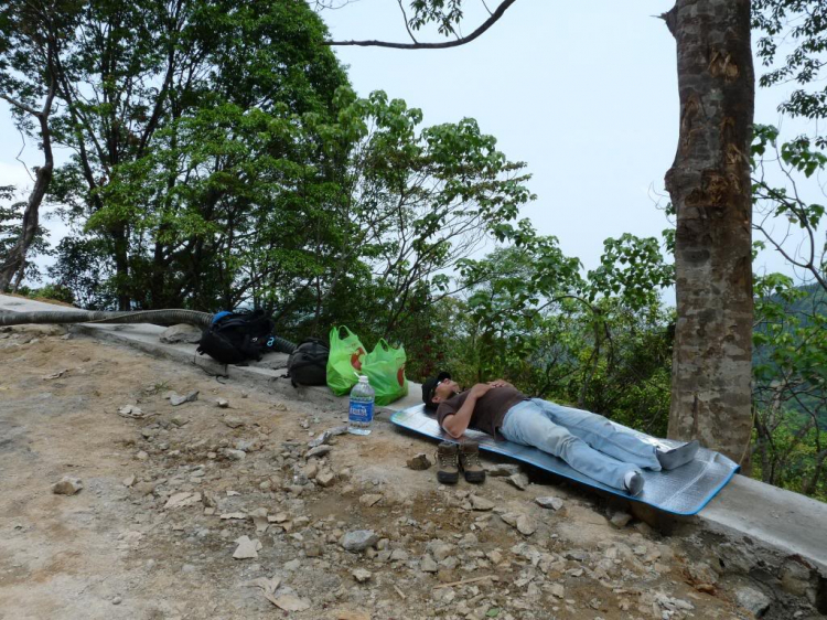 Lang thang trên đỉnh thiêng Bạch Mã Lang thang trên đỉnh thiêng Bạch Mã