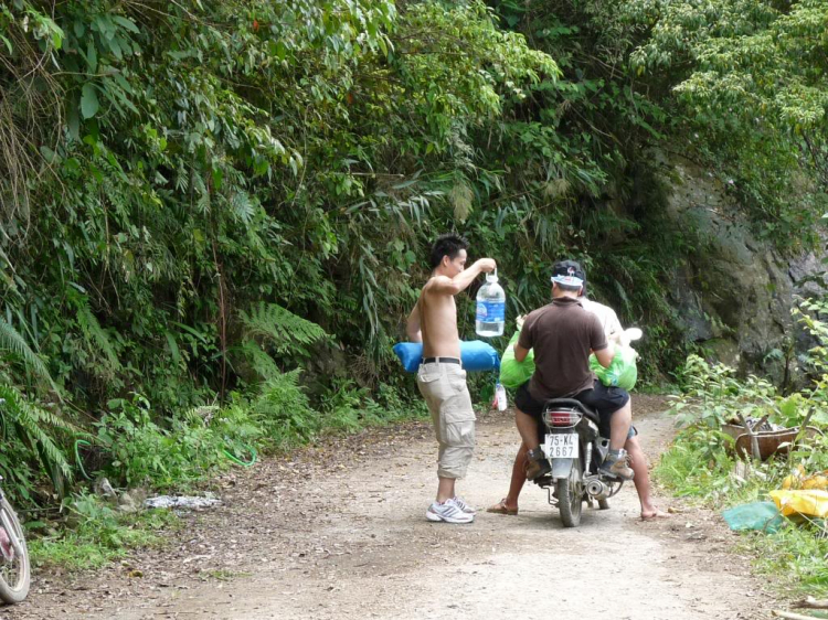 Lang thang trên đỉnh thiêng Bạch Mã