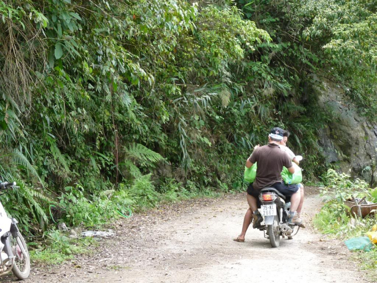 Lang thang trên đỉnh thiêng Bạch Mã