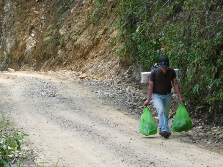 Lang thang trên đỉnh thiêng Bạch Mã