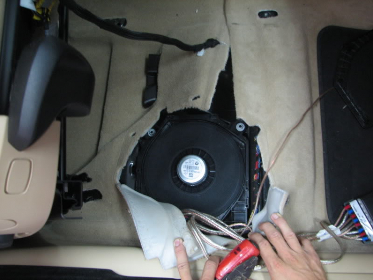 Nâng cấp speakers cho bmw 325i Nâng cấp speakers cho bmw 325i
