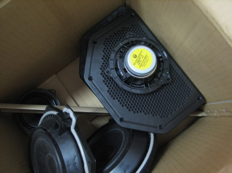 Nâng cấp speakers cho bmw 325i Nâng cấp speakers cho bmw 325i
