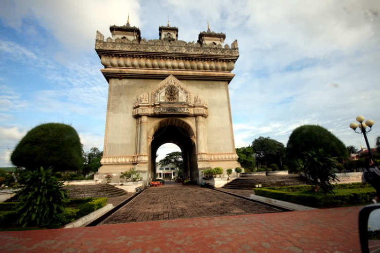 Ký sự hành trình OS 3 miền tại Pakse, Lào nhân dịp 30/4 năm 2010