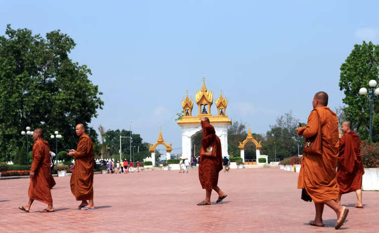 Ký sự hành trình OS 3 miền tại Pakse, Lào nhân dịp 30/4 năm 2010