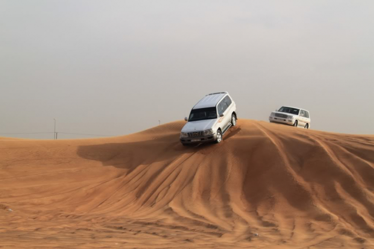 Off-Road Dubai.. và xem giải Formula 1 các bác ui..!