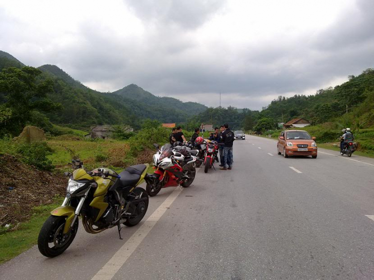 Ducati sì-trít fai-tơ fanh trần dưới hầm ! Ducati sì-trít fai-tơ fanh trần dưới hầm !
