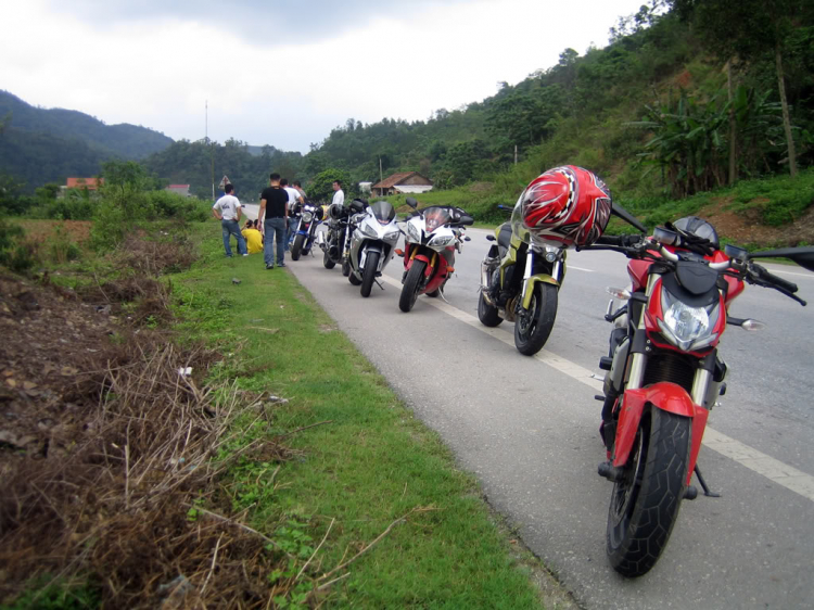 Ducati sì-trít fai-tơ fanh trần dưới hầm ! Ducati sì-trít fai-tơ fanh trần dưới hầm !