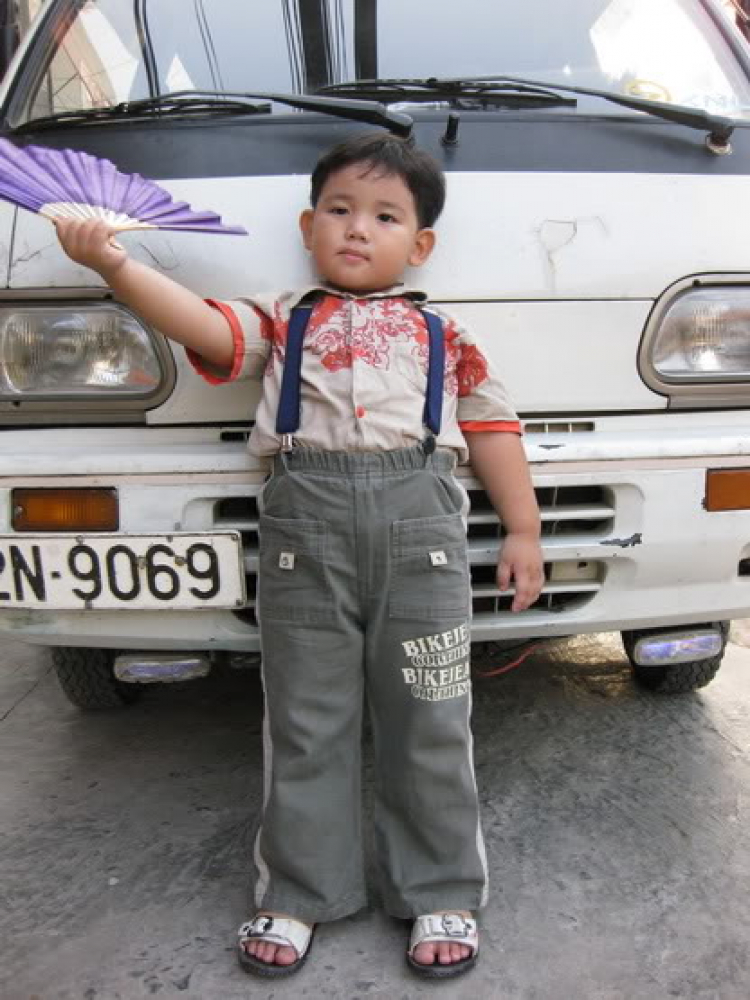 Con chúng ta xinh quá. Con chúng ta xinh quá.