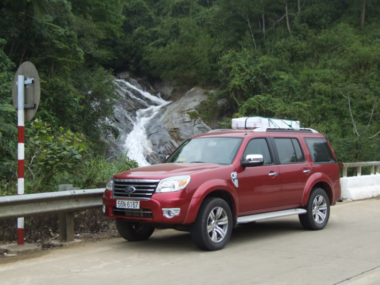 Xin tư vấn giùm, gia đình em định mua Ford Everest 2010