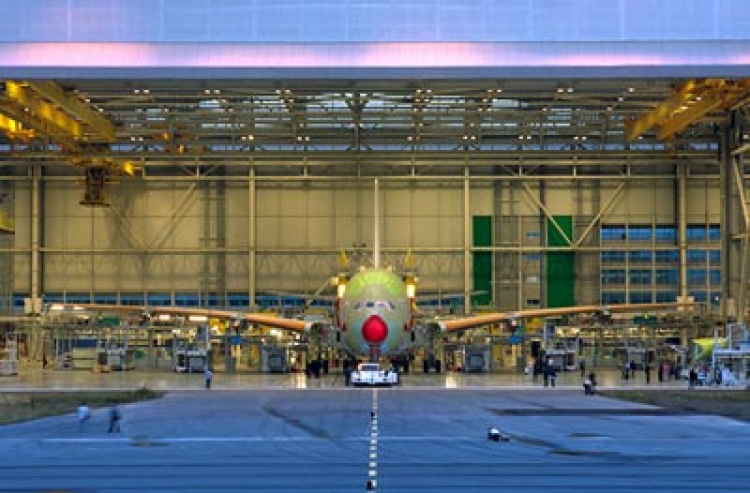 Chim sắt khổng lồ A380 ra nhập Lufthansa Chim sắt khổng lồ A380 ra nhập Lufthansa