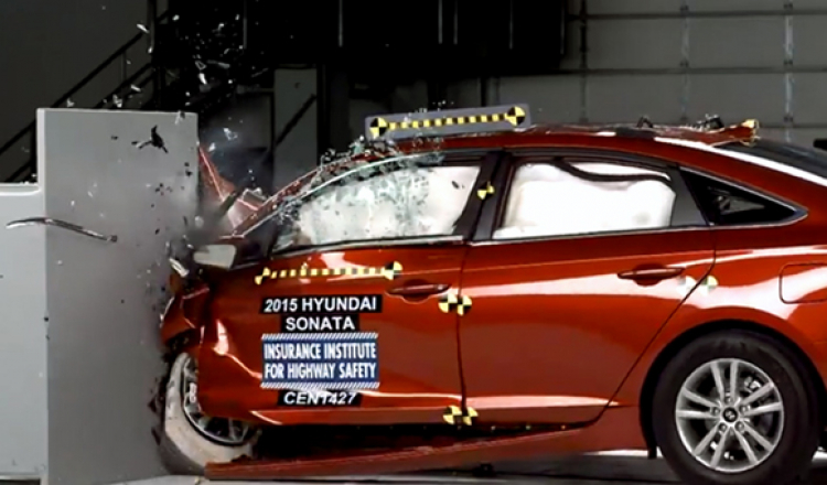Hyundai Sonata 2015 đạt chuẩn an toàn Top Safety Pick+ của IIHS