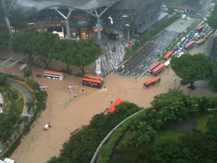 Cập nhật-Singapore flooded on Wed Morning-Nguyên nhân gây ngập