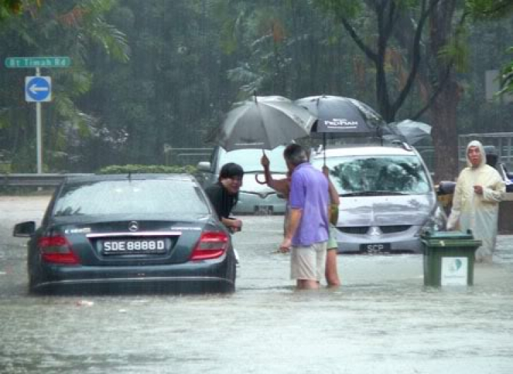 Cập nhật-Singapore flooded on Wed Morning-Nguyên nhân gây ngập