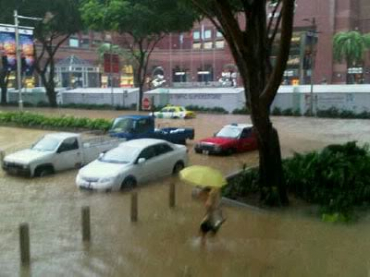 Cập nhật-Singapore flooded on Wed Morning-Nguyên nhân gây ngập