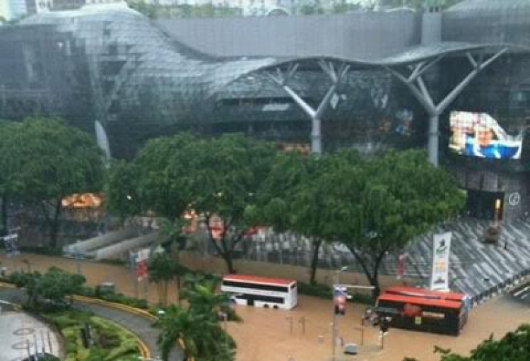 Cập nhật-Singapore flooded on Wed Morning-Nguyên nhân gây ngập