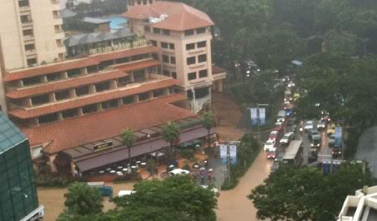 Cập nhật-Singapore flooded on Wed Morning-Nguyên nhân gây ngập