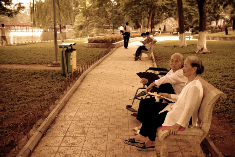 Hà Nội .......(trước)........... mùa thu