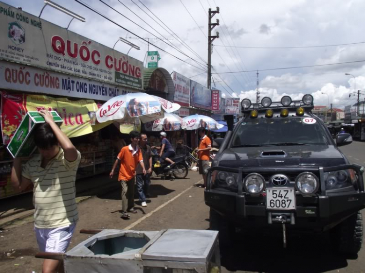 Off-Road đêm dưới lòng hồ thủy điện Đắc Nông!