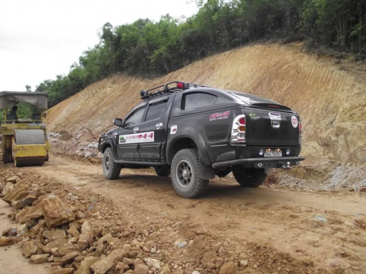 Off-Road đêm dưới lòng hồ thủy điện Đắc Nông!