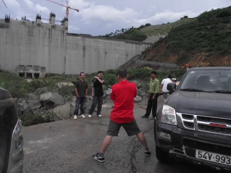 Off-Road đêm dưới lòng hồ thủy điện Đắc Nông!