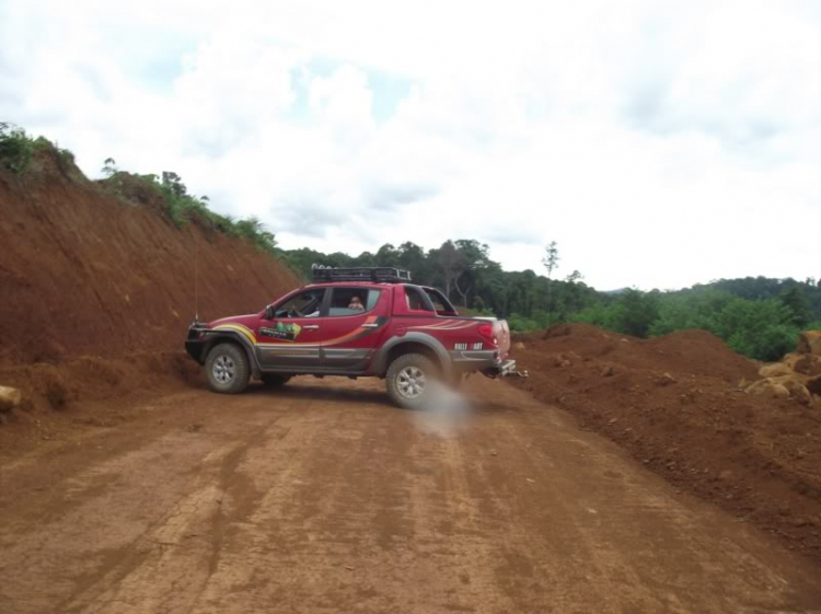 Off-Road đêm dưới lòng hồ thủy điện Đắc Nông!