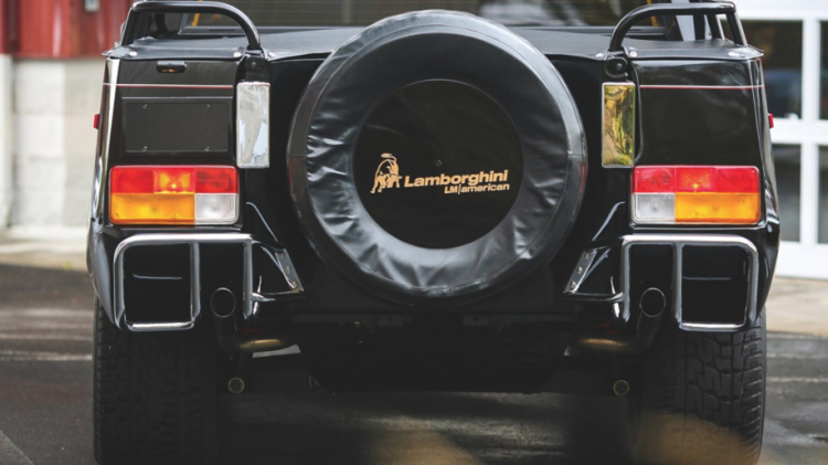 LM002 - siêu SUV đầu tiên của Lamborghini, trước Urus