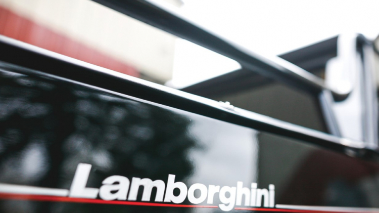 LM002 - siêu SUV đầu tiên của Lamborghini, trước Urus