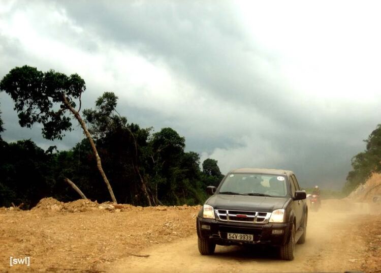 Off-Road đêm dưới lòng hồ thủy điện Đắc Nông!