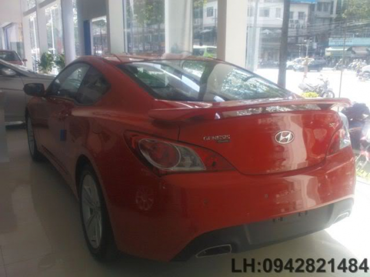 Thế này mới gọi là GENESIS COUPE chứ. Thể thao mà.